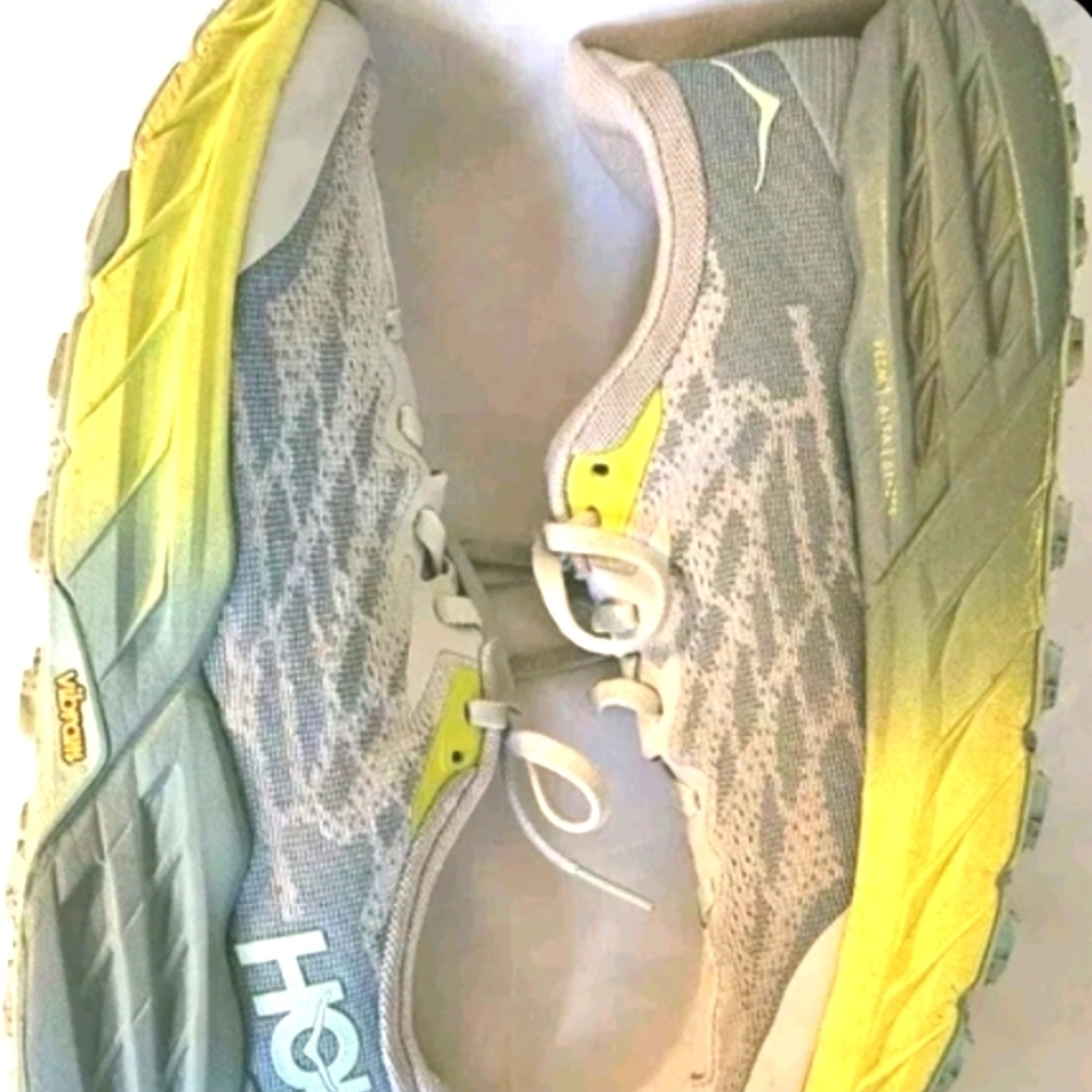 Hoka One One Speedgoat 5 Low Gray Yellow 1123158-MTLL Men's 10 Great Cond